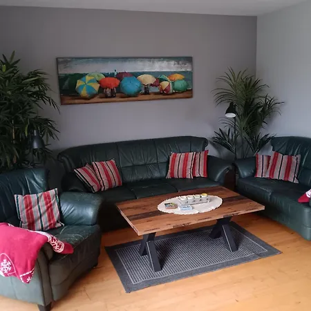 Vor-den-toren-von-sylt-foehr-und-amrum-kremperhuus * Risum-Lindholm